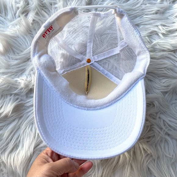 VANS Off the Walls Classic Mesh Adjustable Snap Back Trucker Hat by OTTO - Picture 5 of 9